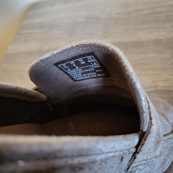 Clarks Metallic Copper Trish Rose Loafer Slip-On Shoe Faux Leather Size Womens 8 - Picture 8 of 9